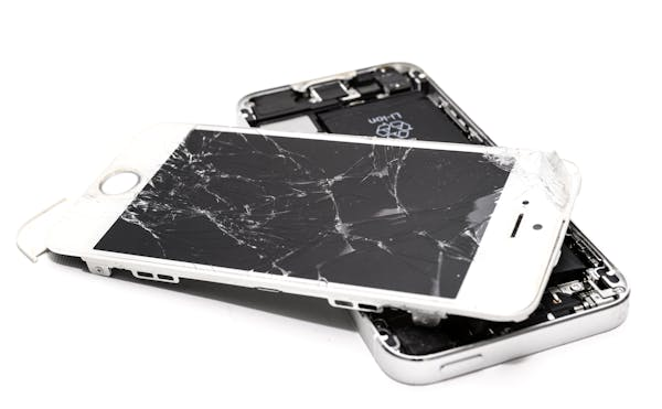 <strong>The Benefits of Cell Phone Repair Services: Saving More Than Just Your Screen</strong>