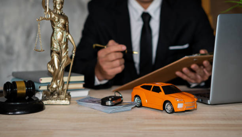 Why Hiring a Local Car Accident Lawyer in Calgary Matters